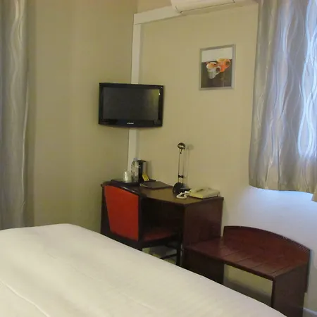 Du Parc 3* Aulnay-sous-Bois