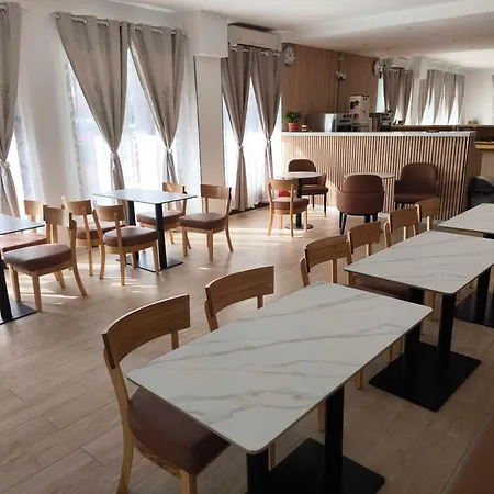 Parc - Proche Paris Nord & Cdg Aeroport - Parc Des Expositions Hotel 3*